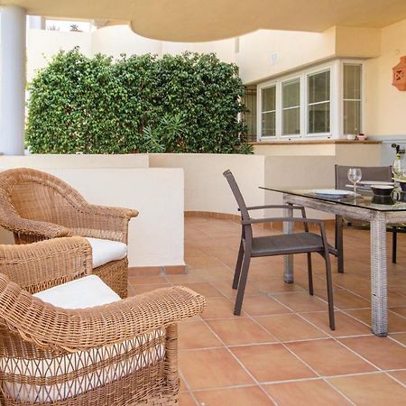 Beautiful Apartment In Marbella-Cabopino With 2 Bedrooms, Wifi And Outdoor Swimming Pool Экстерьер фото