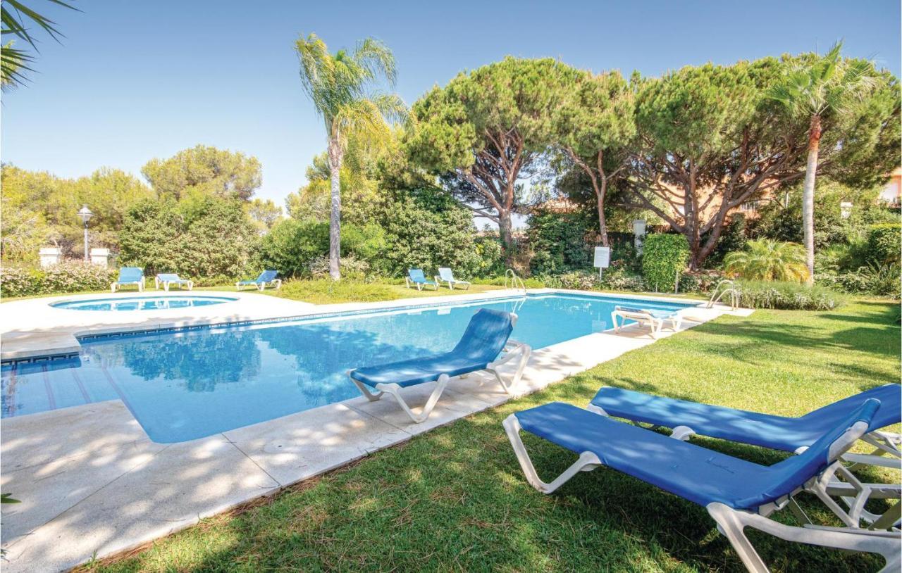 Beautiful Apartment In Marbella-Cabopino With 2 Bedrooms, Wifi And Outdoor Swimming Pool Экстерьер фото