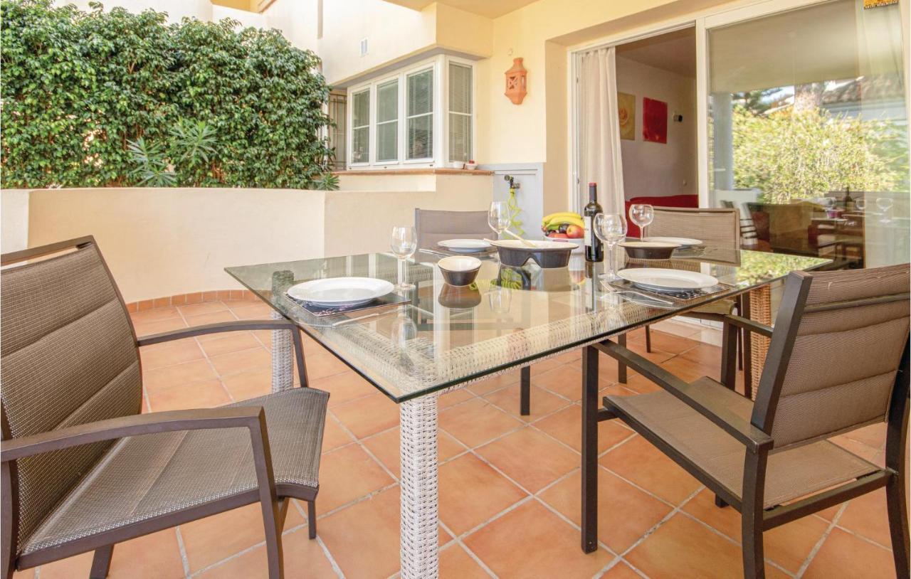 Beautiful Apartment In Marbella-Cabopino With 2 Bedrooms, Wifi And Outdoor Swimming Pool Экстерьер фото